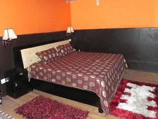 Apple Orchard Resort Dhanaulti Exterior photo