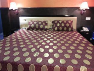 Apple Orchard Resort Dhanaulti Exterior photo